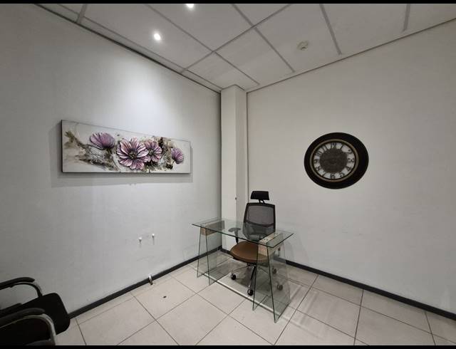 75M² RETAIL TO LET IN SUNNINGHILL